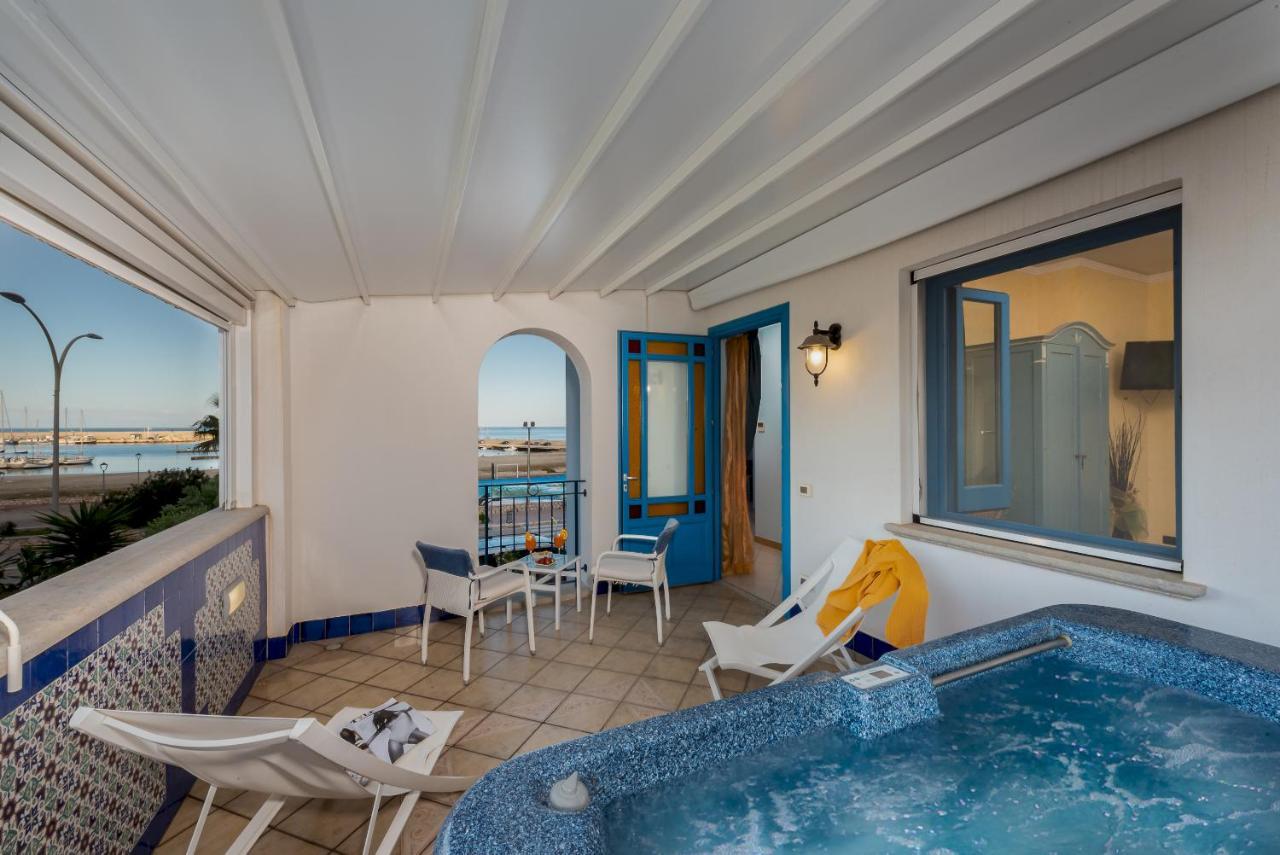 Hotel Ristorante Mediterraneo Faro San Vito Lo Capo Eksteriør bilde
