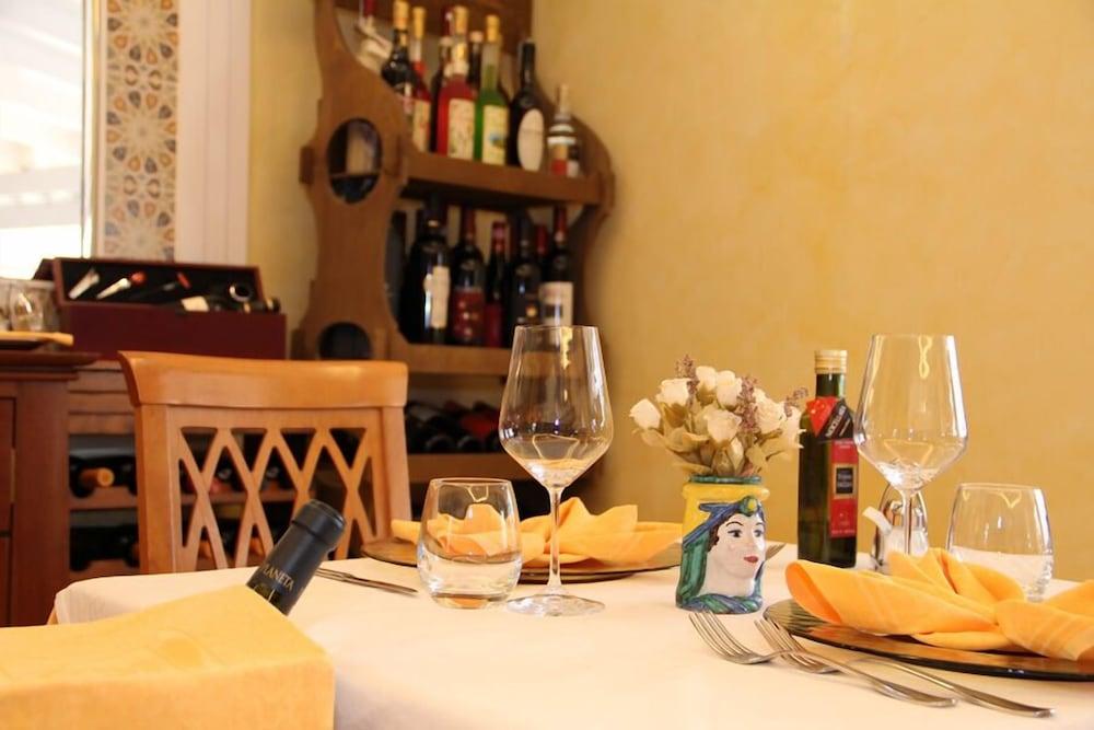 Hotel Ristorante Mediterraneo Faro San Vito Lo Capo Eksteriør bilde